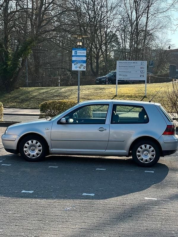 Gebraucht VW Golf 115 PS (84 kW) 1999 Grau Coupé