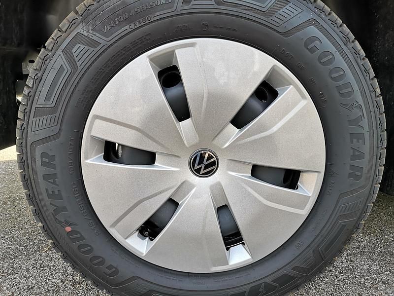 Neu VW T7 100 kW (136 PS) 2026 Light grey metallic Van