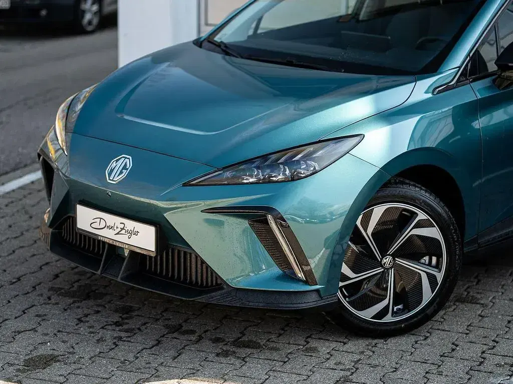 Używany MG MG4 EV 139 kW (190 KM) 2026 Zielony Hatchback