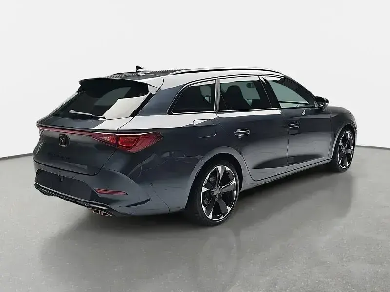 Gebraucht Cupra Leon 204 PS (150 kW) 2025 Magnetic grau metallic Kombi