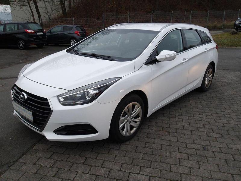 Weiß Gebraucht 2018 Hyundai i40 Classic Kombi | 8.480 € (Fairer Preis) - Bild 1/4