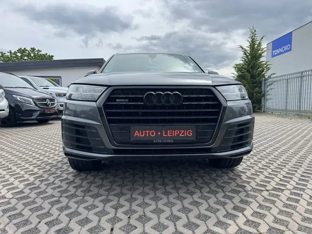 Gebraucht Audi Q7 Black Edition 272 PS (200 kW) 2017 Grau SUV