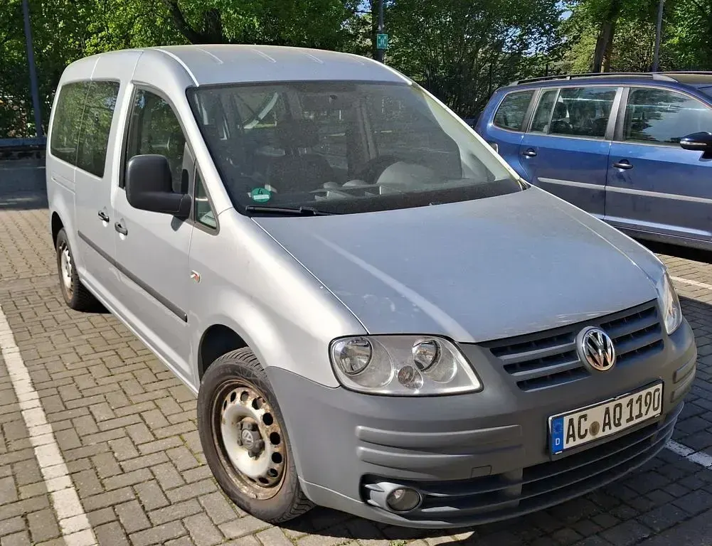 Usata VW Caddy 105 CV (77 kW) 2009 Argento Monovolume