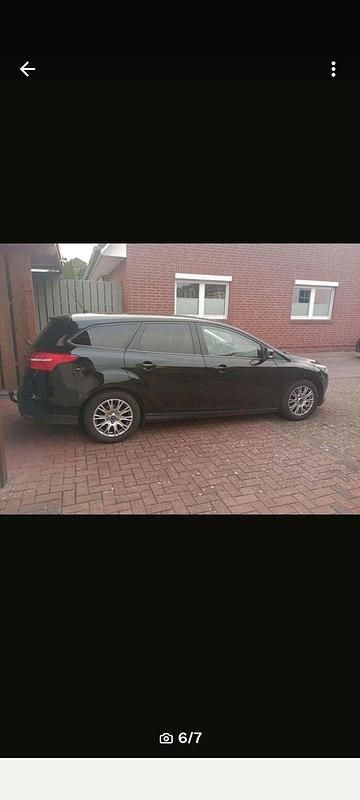 Schwarz Gebraucht 2015 Ford Focus Business Edition Kombi | 5.800 € (Fairer Preis) - Bild 1/4