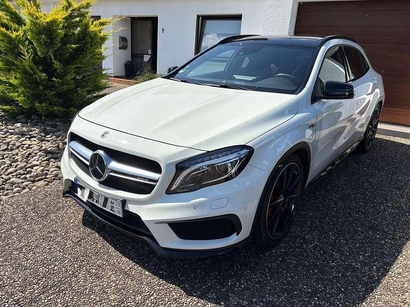 Weiß Gebraucht 2014 Mercedes GLA45 AMG AMG SUV | 27.999 € (Fairer Preis) - Bild 1/4