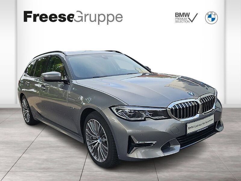 Grau Gebraucht 2022 BMW 330e Luxury Line Kombi | 36.490 € (Fairer Preis) - Bild 1/4