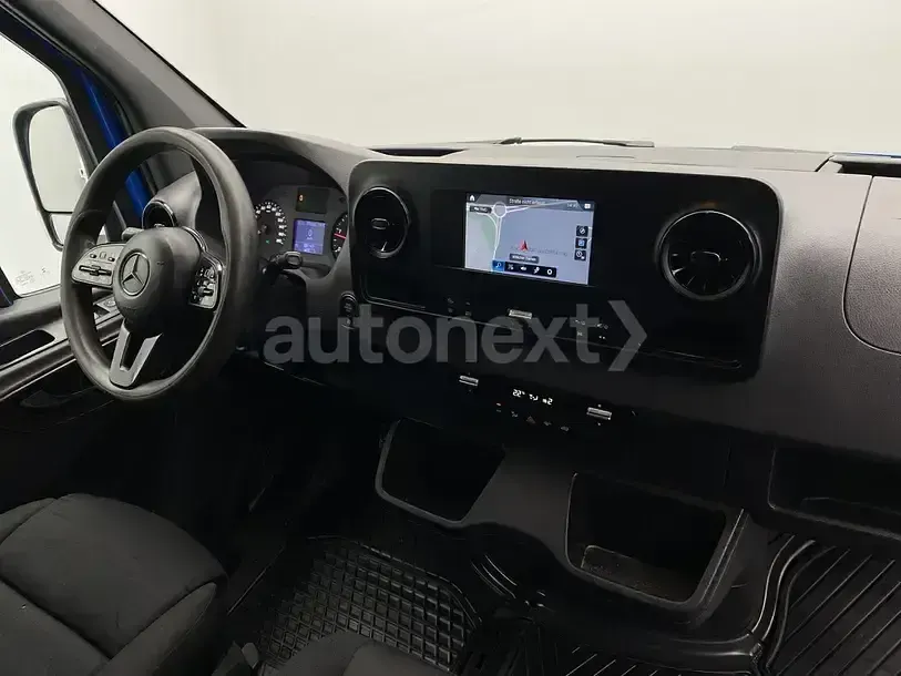 Używany Mercedes Sprinter 163 KM (119 kW) 2020 Niebieski Van