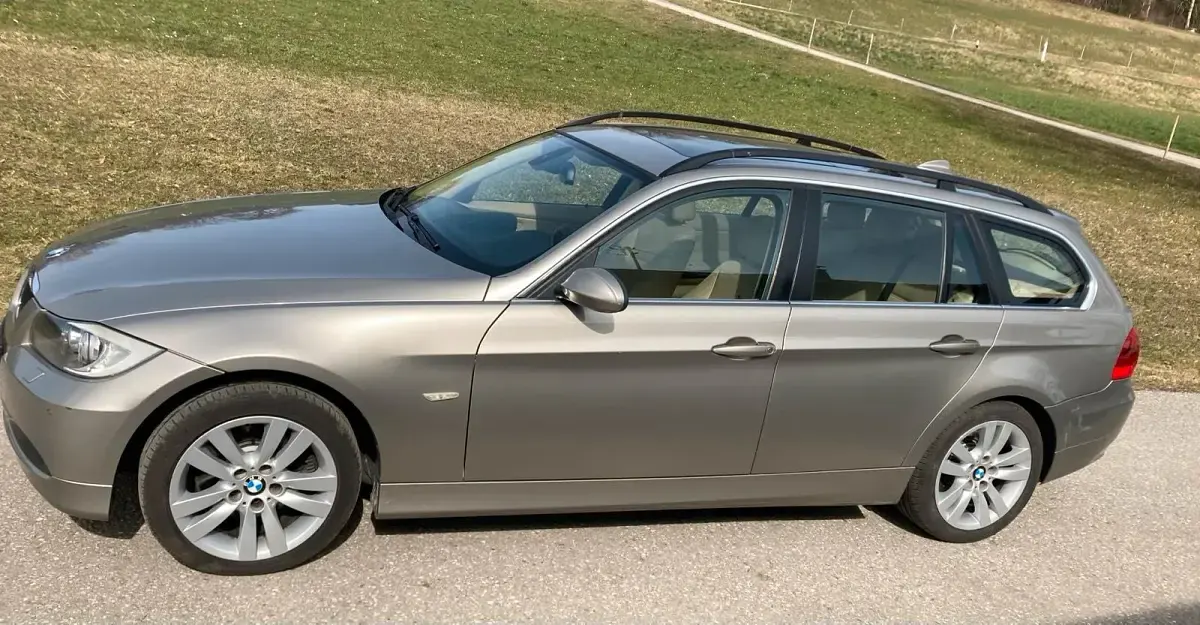 Gebraucht BMW 330 258 PS (189 kW) 2007 Gold Kombi