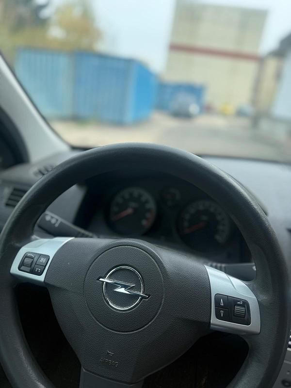 Gebraucht Opel Astra 115 PS (84 kW) 2009 Grün Kombi