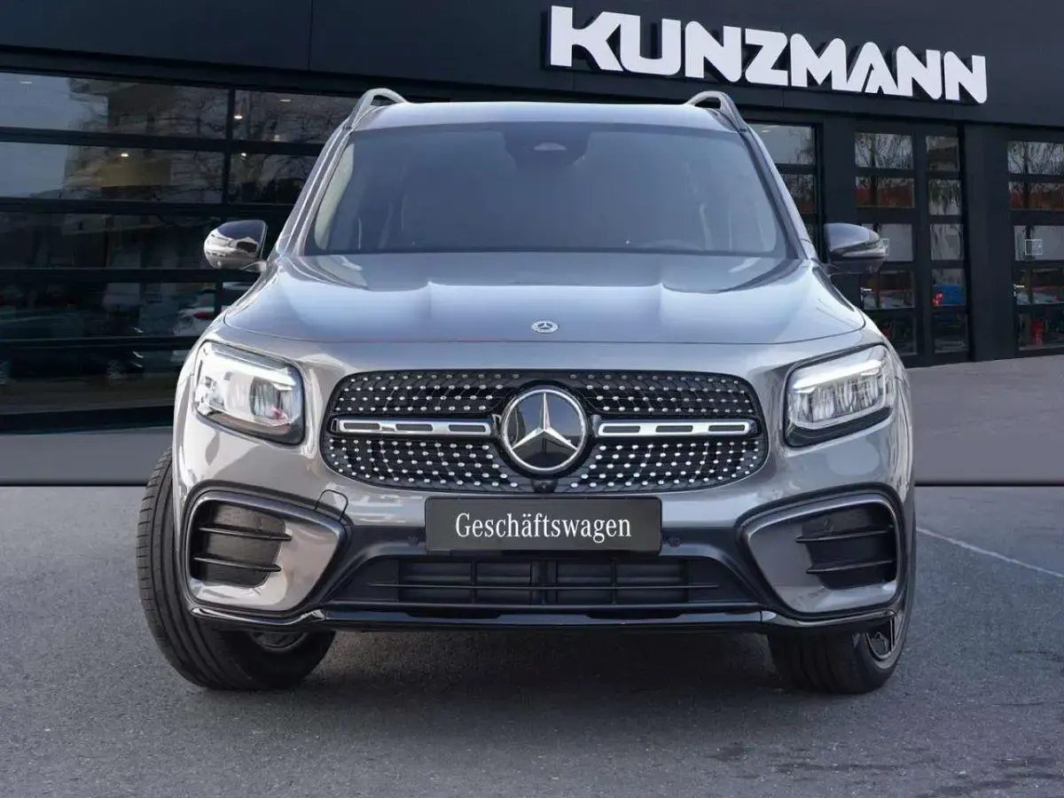 Gebraucht Mercedes GLB200 AMG 150 PS (110 kW) 2026 Grau SUV