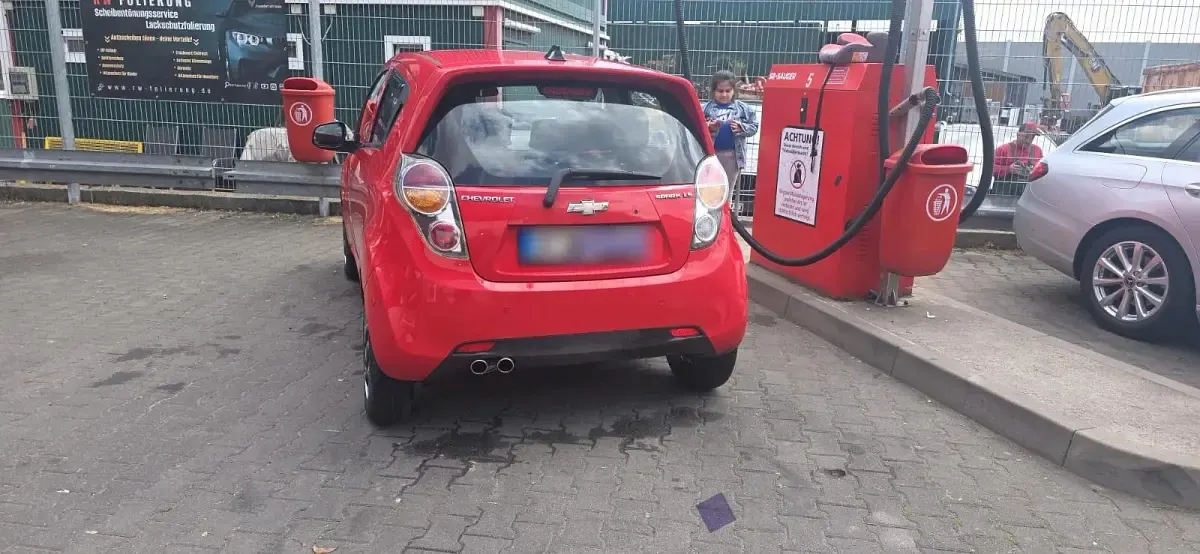 Gebraucht Chevrolet Spark 68 PS (50 kW) 2011 Rot Kleinwagen