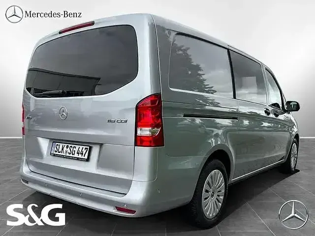 Gebraucht Mercedes Vito 163 PS (119 kW) 2025 Hightechsilber metallic Van
