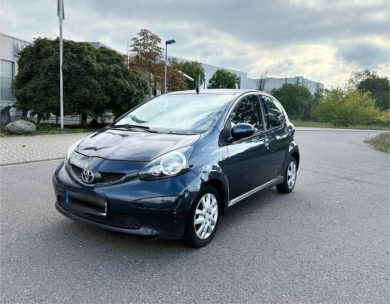 Grau Gebraucht 2006 Toyota Aygo Cool Kleinwagen | 1.300 € (Guter Preis) - Bild 1/4