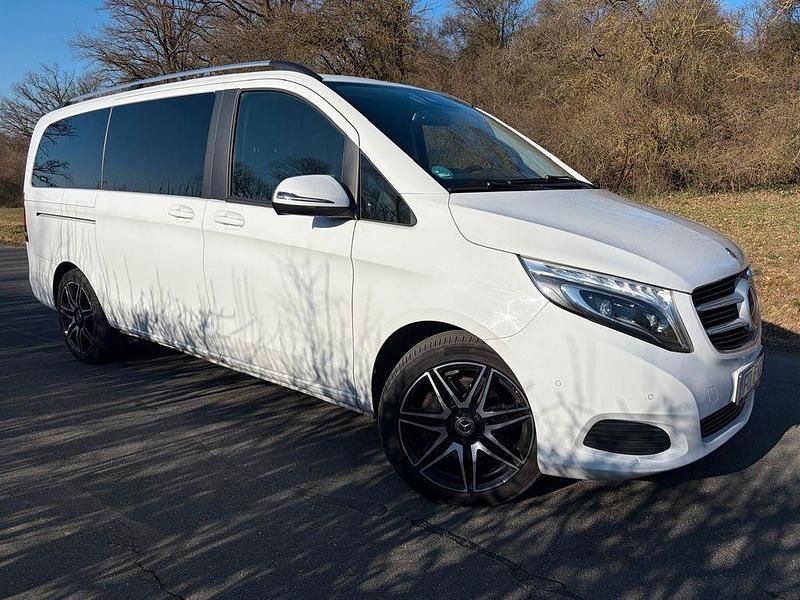 Gebraucht Mercedes V250 190 PS (139 kW) 2019 Weiß Van / Kleinbus
