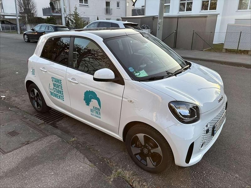 Gebraucht Smart ForFour Electric Drive Passion 60 kW (82 PS) 2021 Weiß Kleinwagen
