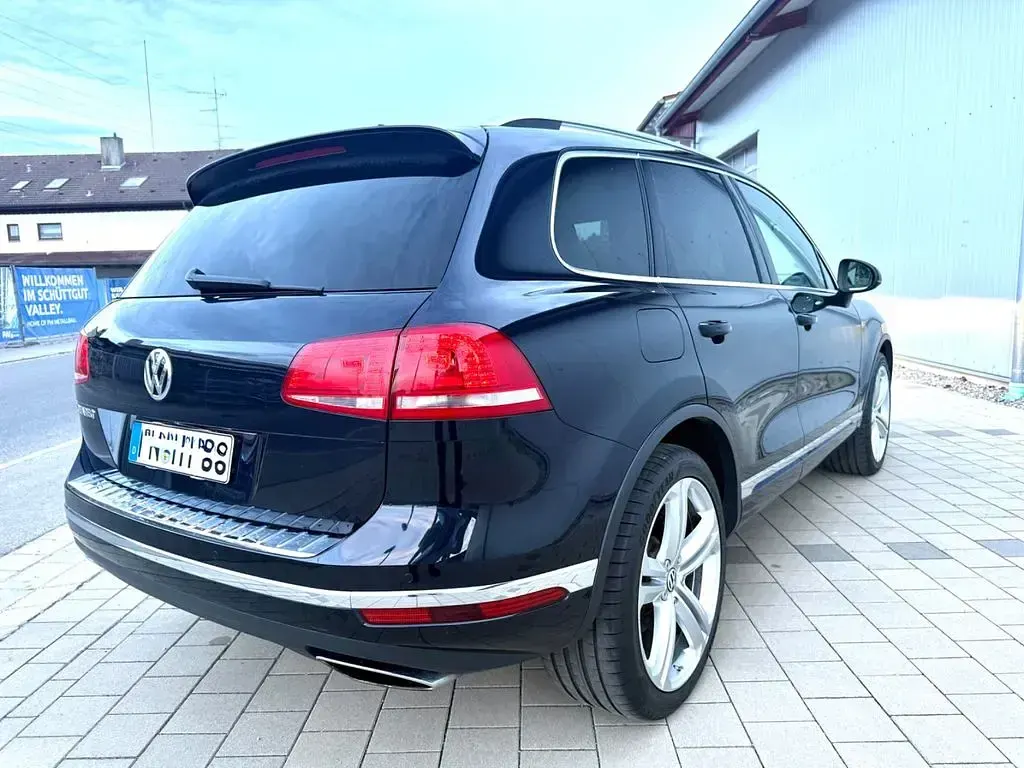 Gebraucht VW Touareg 262 PS (192 kW) 2015 Blau SUV
