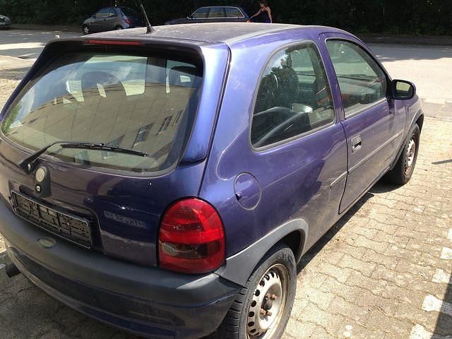 Gebraucht Opel Corsa Swing 90 PS (66 kW) 1997 Blau Limousine