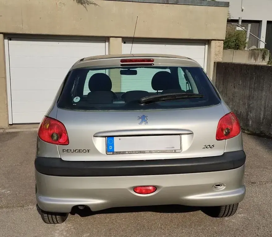 Gebraucht Peugeot 206 Filou 75 PS (55 kW) 2005 Silber Kleinwagen