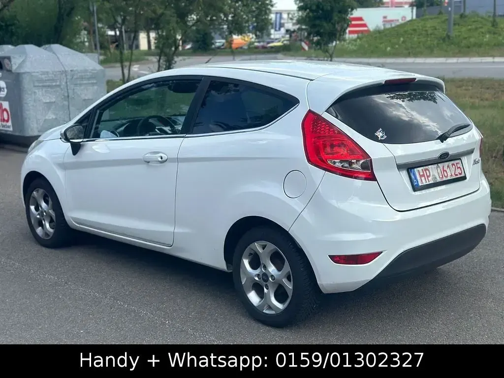 Gebraucht Ford Fiesta Titanium 82 PS (60 kW) 2009 Weiß Kleinwagen
