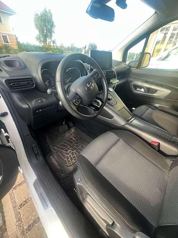 Gebraucht Toyota Proace Verso City 131 PS (96 kW) 2022 Weiß Kombi