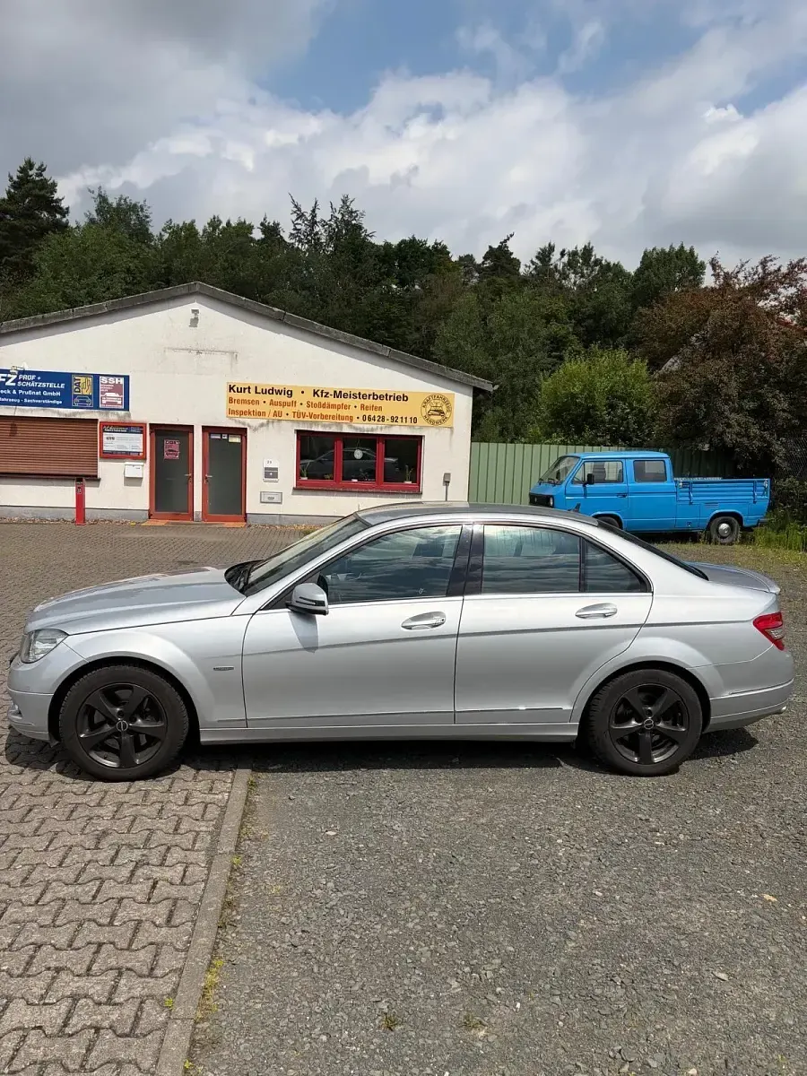 Gebraucht Mercedes C350 292 PS (214 kW) 2009 Silber Limousine