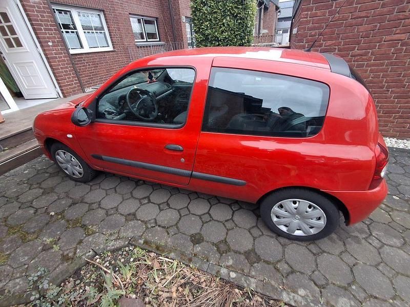 Gebraucht Renault Clio II Authentique 75 PS (55 kW) 2011 Rot Limousine