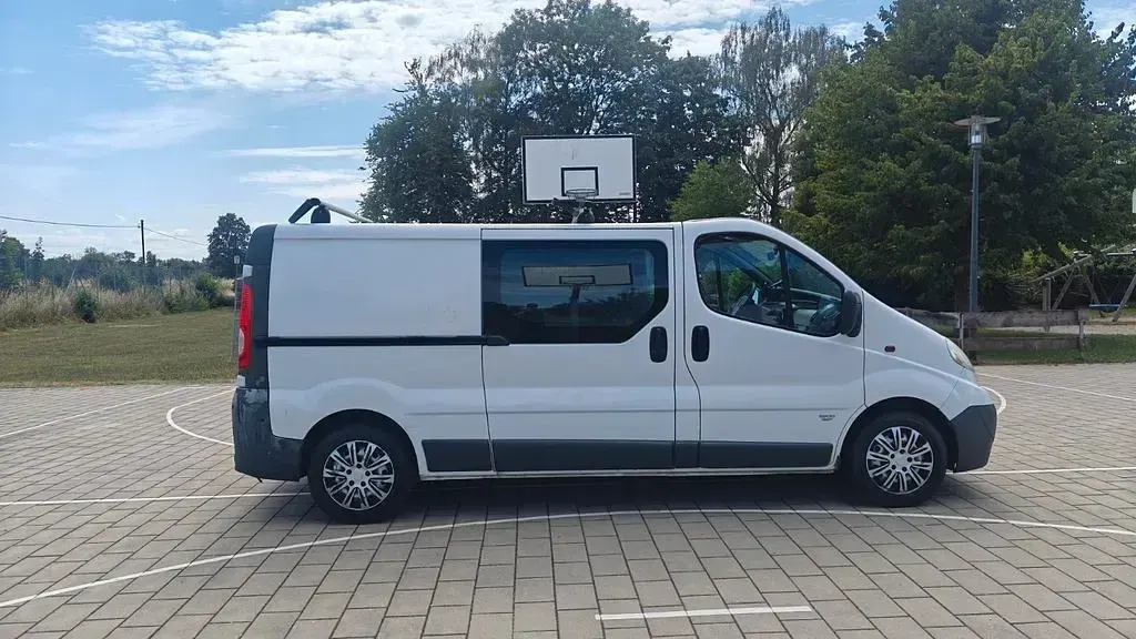 Gebraucht Opel Vivaro 114 PS (83 kW) 2009 Weiß Van / Kleinbus