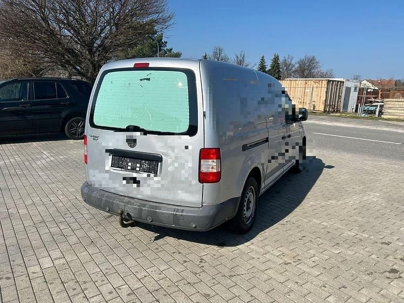 Gebraucht VW Caddy Maxi 102 PS (75 kW) 2009 Silber Van / Kleinbus