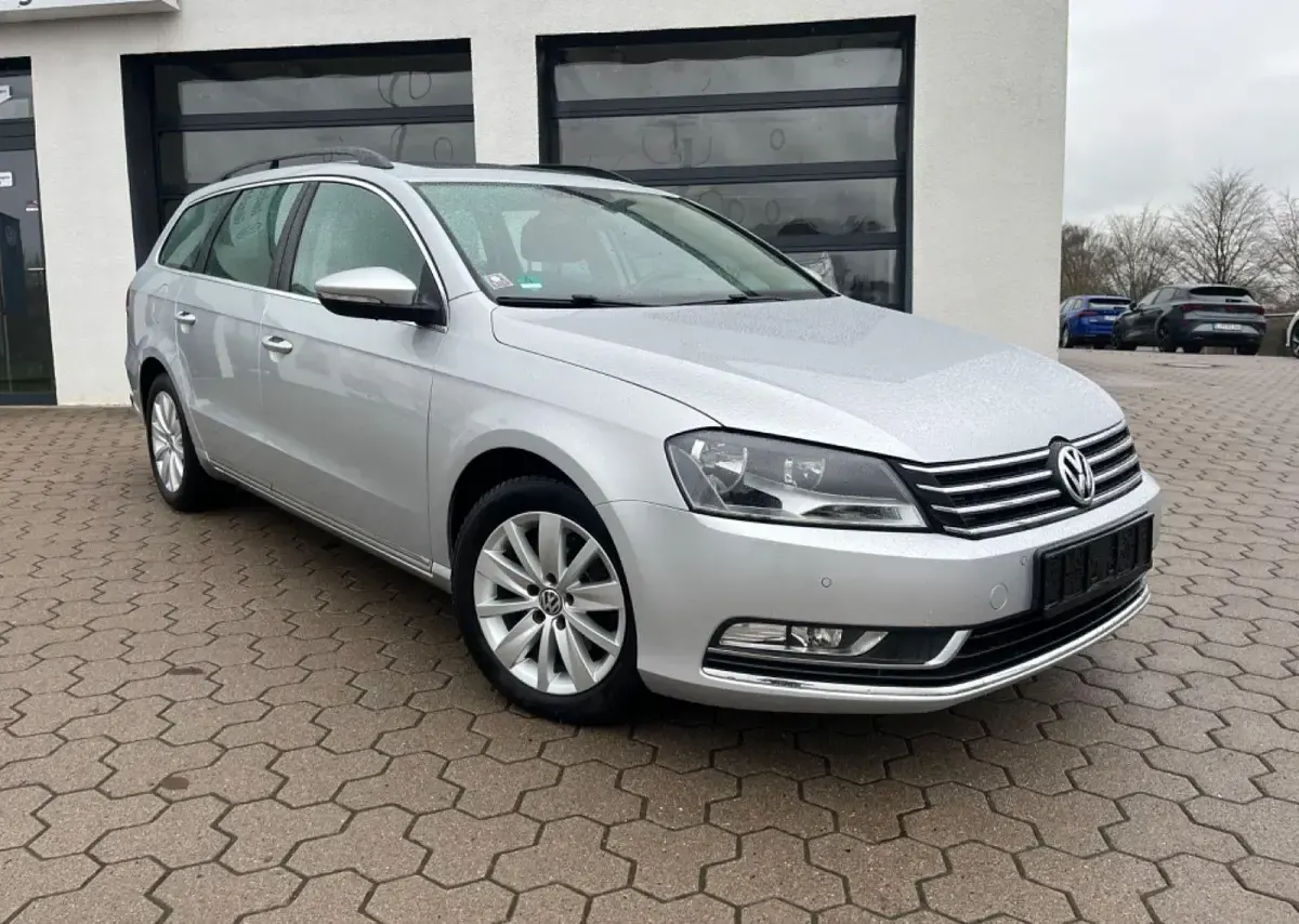 Gebraucht VW Passat 140 PS (102 kW) 2012 Silber Kombi
