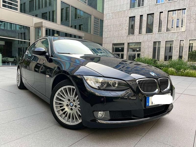 Schwarz Gebraucht 2006 BMW 330 Coupé | 19.900 € - Bild 1/4