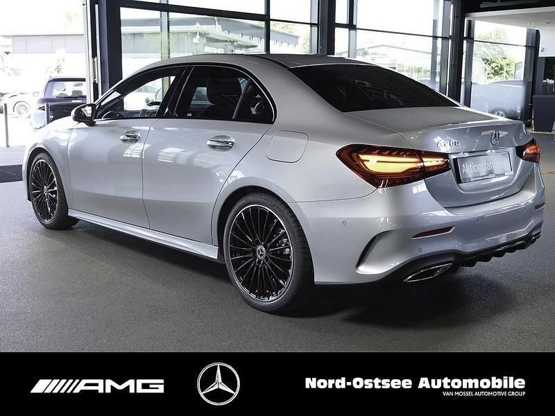 Gebraucht Mercedes A200 AMG 163 PS (119 kW) 2025 Metalliclack hightechsilber Limousine