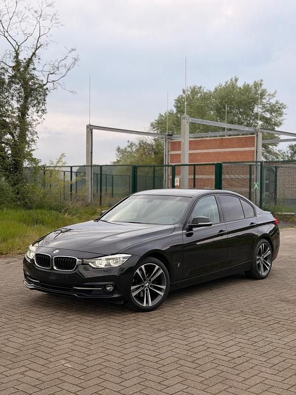 Usata BMW 330e 292 CV (214 kW) 2017 Nero Berlina