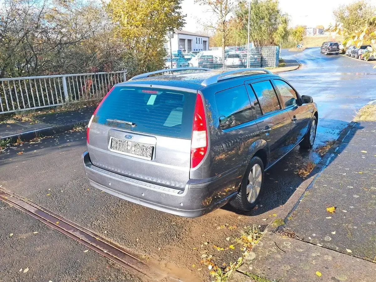 Gebraucht Ford Mondeo 125 PS (91 kW) 2007 Grau Kombi