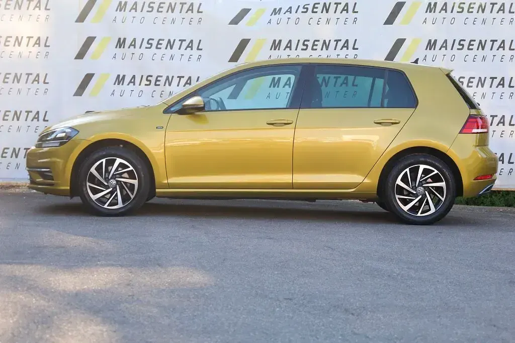 Gebraucht VW Golf VII Join 116 PS (85 kW) 2018 Kurkumagelb metallic Limousine