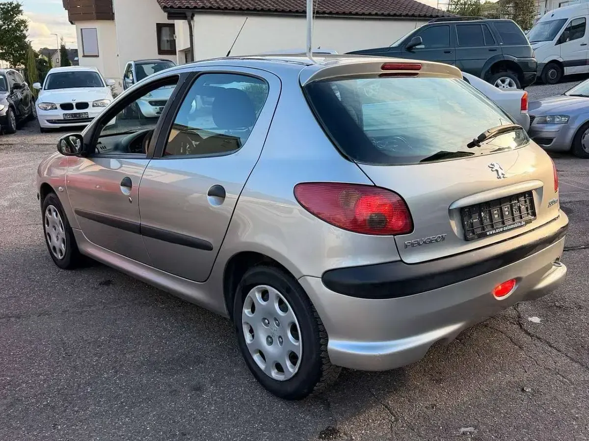 Gebraucht Peugeot 206 Filou 68 PS (50 kW) 2008 Grau Kleinwagen