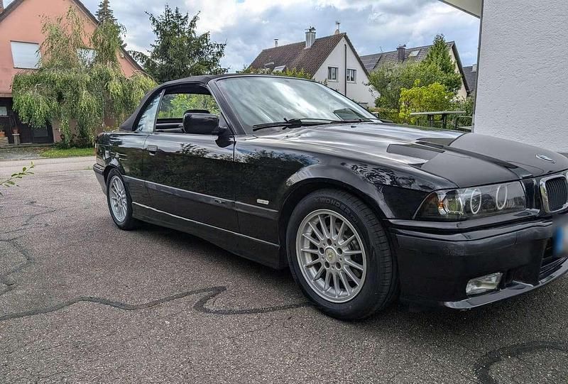 Gebraucht BMW 318 Cabriolet 116 PS (85 kW) 1998 Schwarz Cabrio