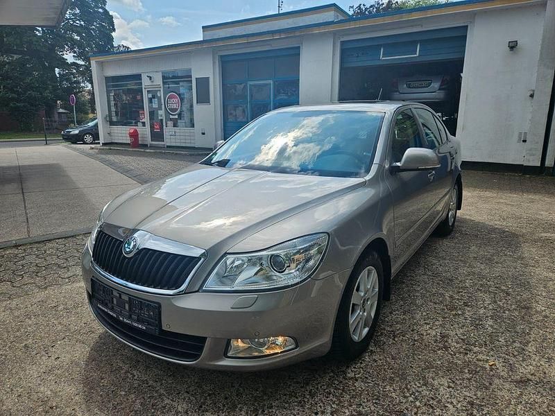 Gebraucht Skoda Octavia Elegance 160 PS (117 kW) 2012 Beige Limousine