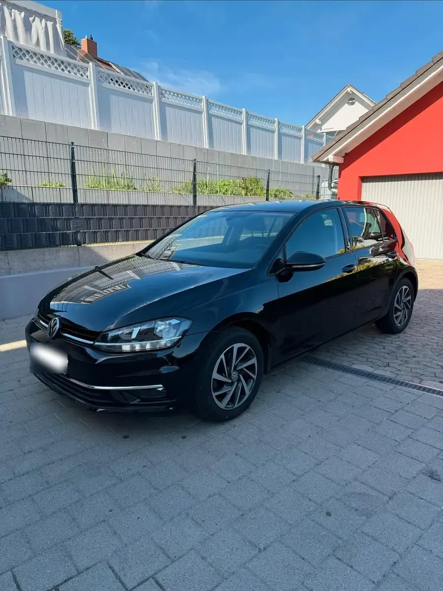 Używany VW Golf VII Edition 110 KM (80 kW) 2018 Czarny Hatchback