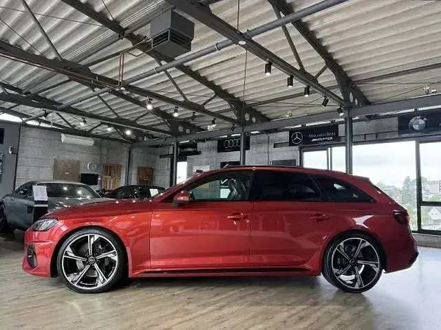 Gebraucht Audi RS4 Sport 450 PS (330 kW) 2022 Individuallackierungen audi ex Kombi