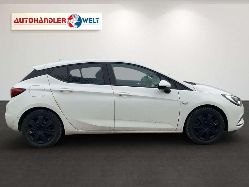 Gebraucht Opel Astra Active 125 PS (91 kW) 2017 Weiß Limousine