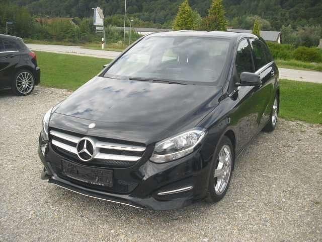 Schwarz Gebraucht 2015 Mercedes B200 Van / Kleinbus | 12.200 € (Guter Preis) - Bild 1/4