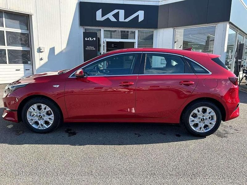 Neu Kia Ceed Vision 140 PS (102 kW) 2026 Infrarot metallic Kleinwagen