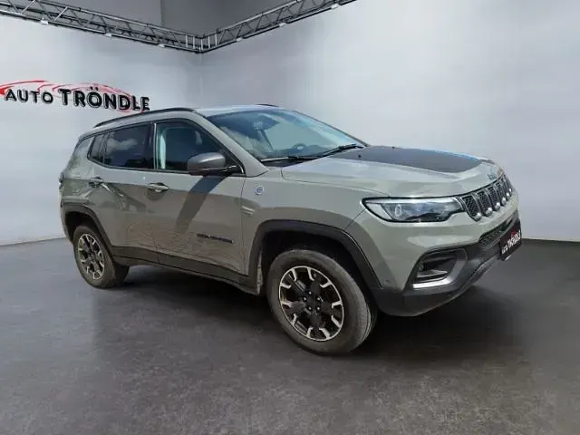 Gebraucht Jeep Compass Trailhawk 241 PS (177 kW) 2021 Grau SUV