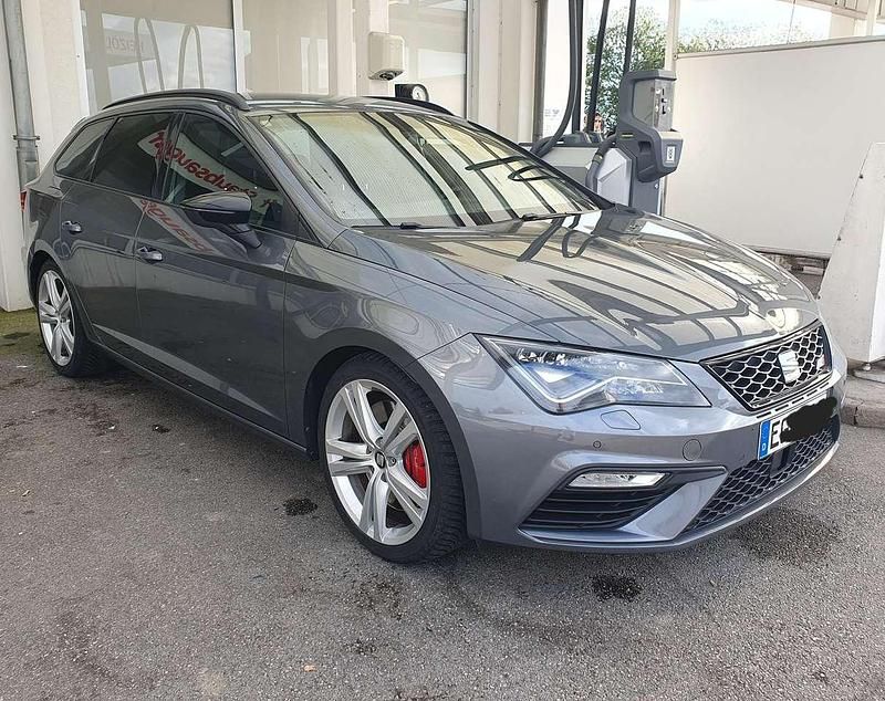 Grau Gebraucht 2017 Seat Leon ST Kombi | 18.600 € (Fairer Preis) - Bild 1/4