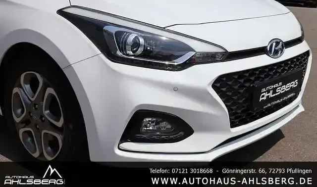 Gebraucht Hyundai i20 Style 101 PS (74 kW) 2020 Weiß Kleinwagen