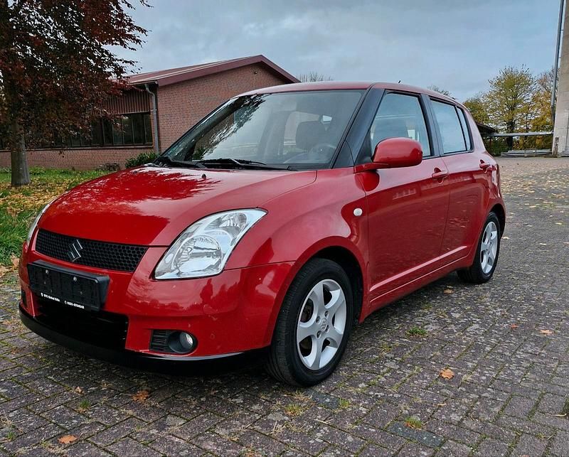Rot Gebraucht 2007 Suzuki Swift Limousine | 2.650 € (Fairer Preis) - Bild 1/4