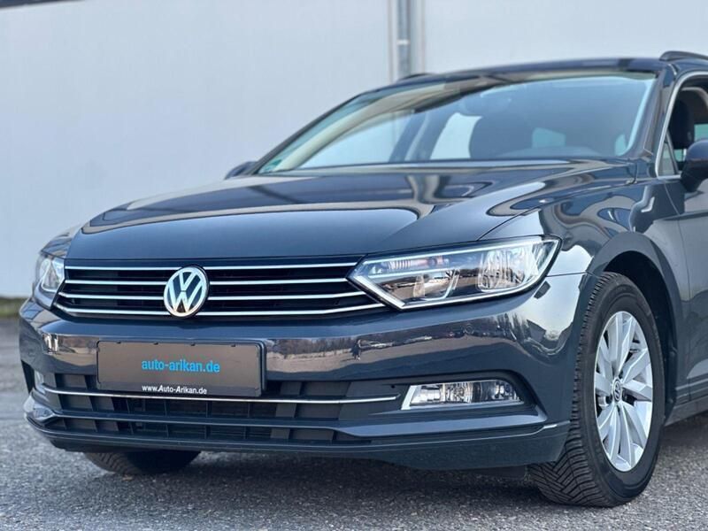 Grau Gebraucht 2019 VW Passat Kombi | 16.780 € (Guter Preis) - Bild 1/4