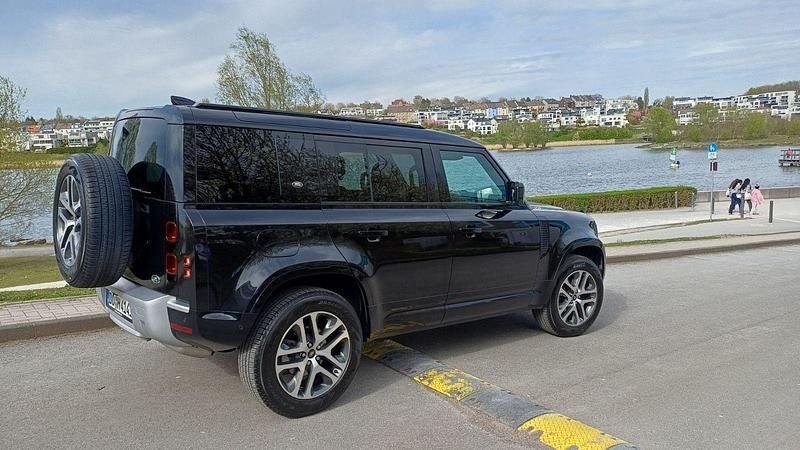 Gebraucht Land Rover Defender 249 PS (183 kW) 2022 Schwarz SUV