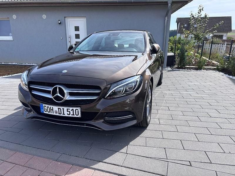Braun Gebraucht 2014 Mercedes C220 Avantgarde Limousine | 16.200 € (Fairer Preis) - Bild 1/4