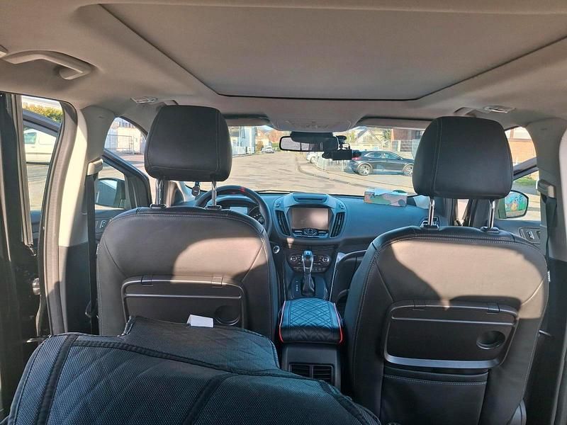 Gebraucht Ford Kuga 179 PS (131 kW) 2016 Schwarz SUV